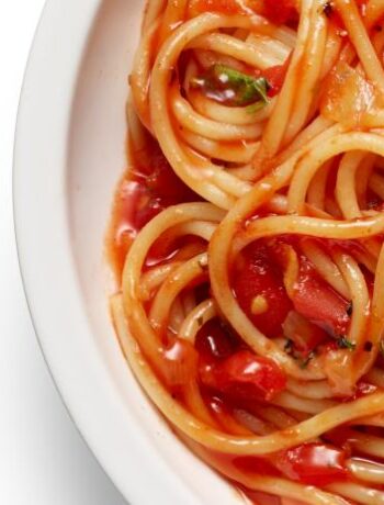 Спагетти с соусом маринара