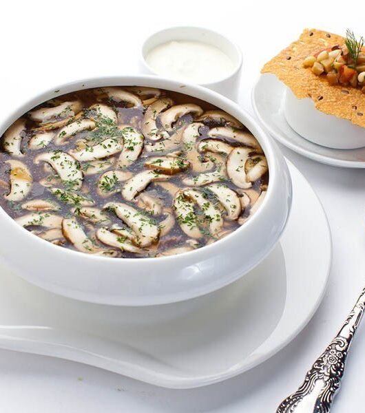 Суп из белых грибов и шитаке
