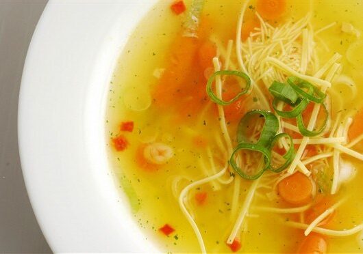 Китайский суп с лапшой