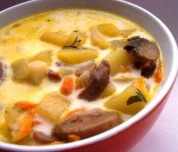 Картофельный суп с овощами и зеленью