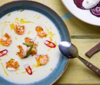 Крем-суп из сельдерея с креветками и ароматом трюфеля