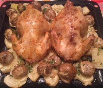 Цыплята корнишоны в духовке с картошкой и шампиньонами.