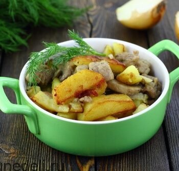 Жареная картошка с мясом и грибами